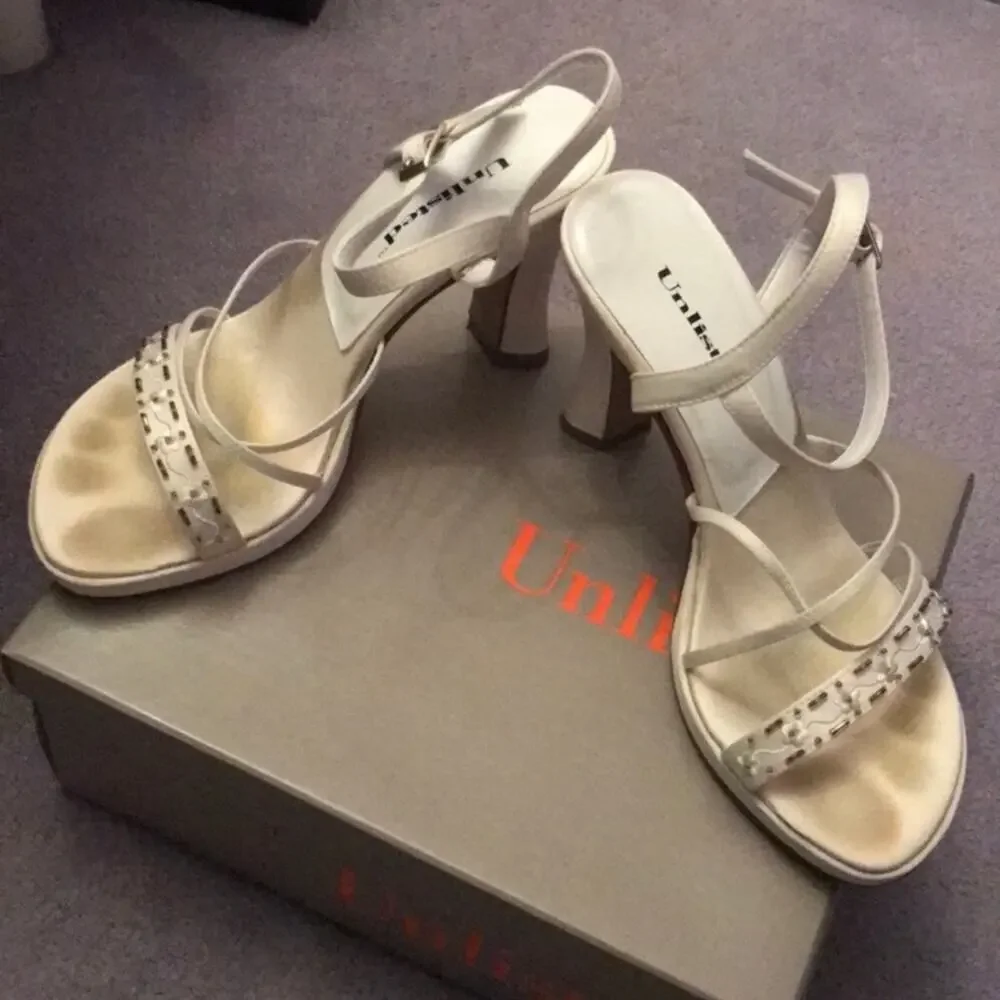 Vintage y2k Unlisted heels white size 7.5